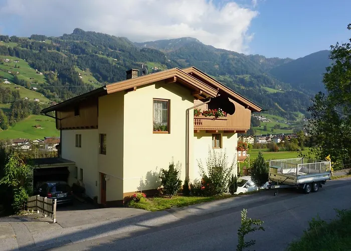 Haus Dornauer 아파트 *